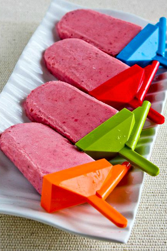 Easy Homemade Strawberry Popsicles (with Greek Yogurt!)