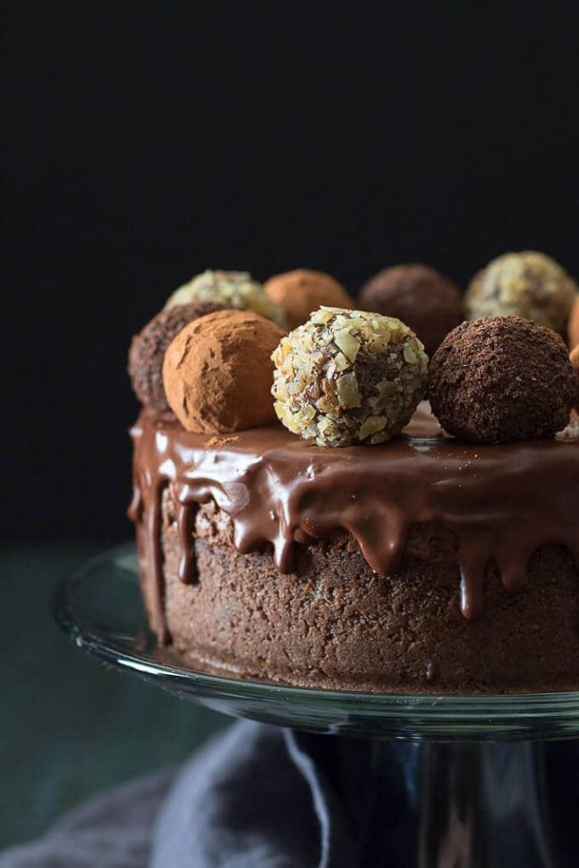 Low-Carb Chocolate Truffle Cheesecake from Low carb Maven