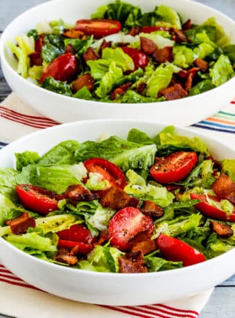 BLT Salad in two serving bowls.