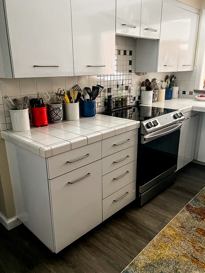 condo kitchen and stove